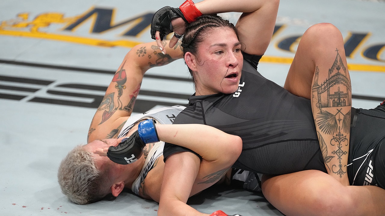 UFC 279 Irene Aldana knocks out Macy Chiasson with brutal kick to liver Fox News