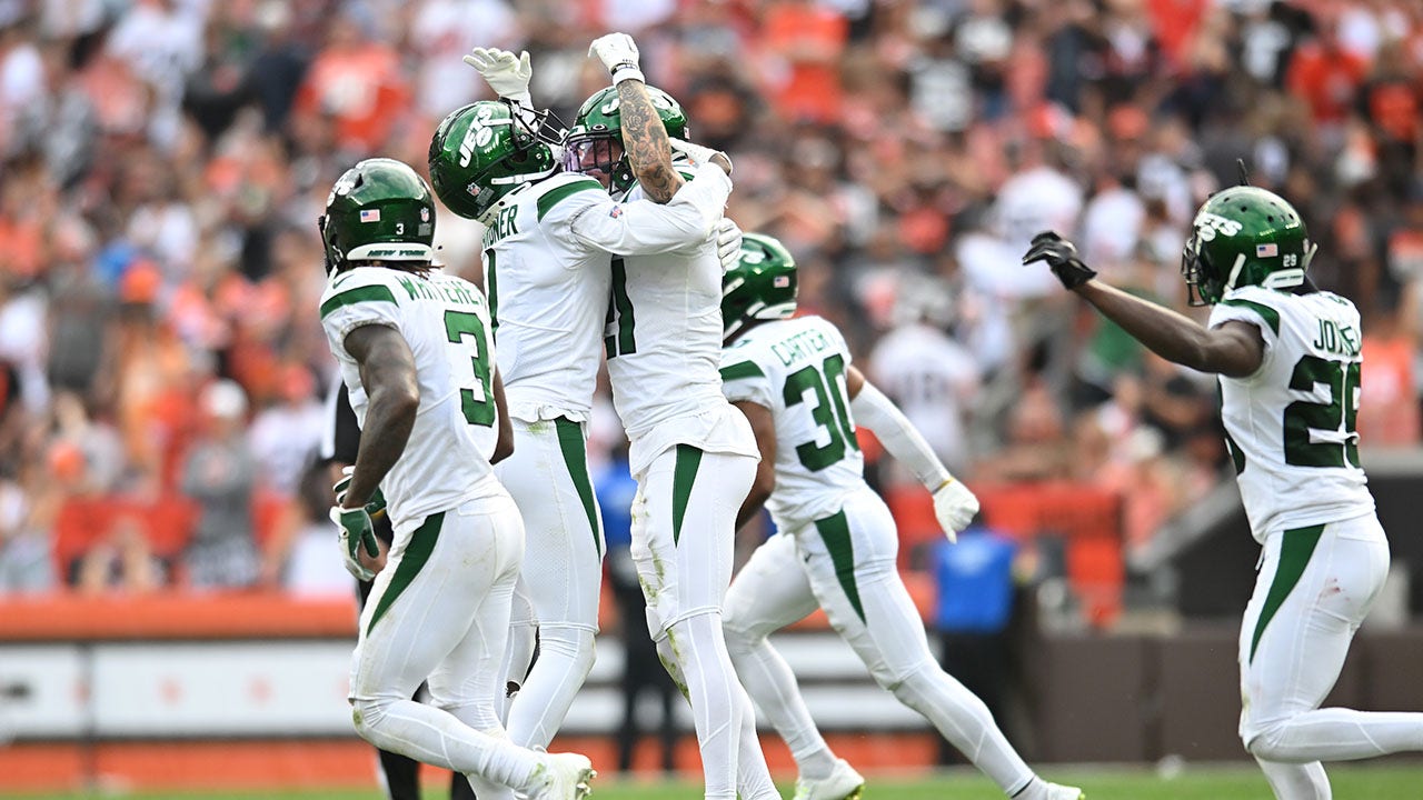 Jets score twice in final two minutes to pull off miraculous comeback
