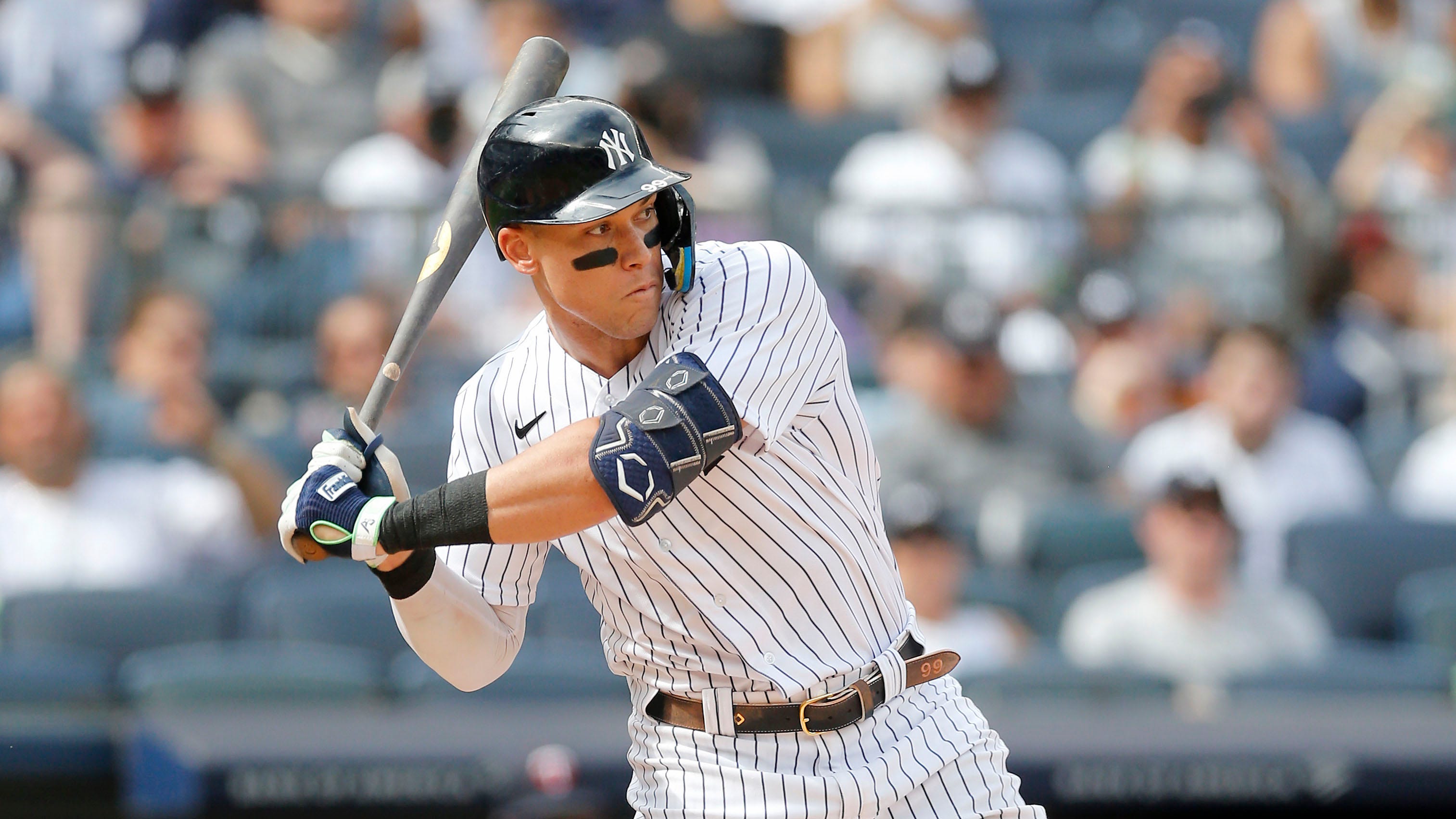 Aaron Judge rewrites Yankees’ record books with 55th home run