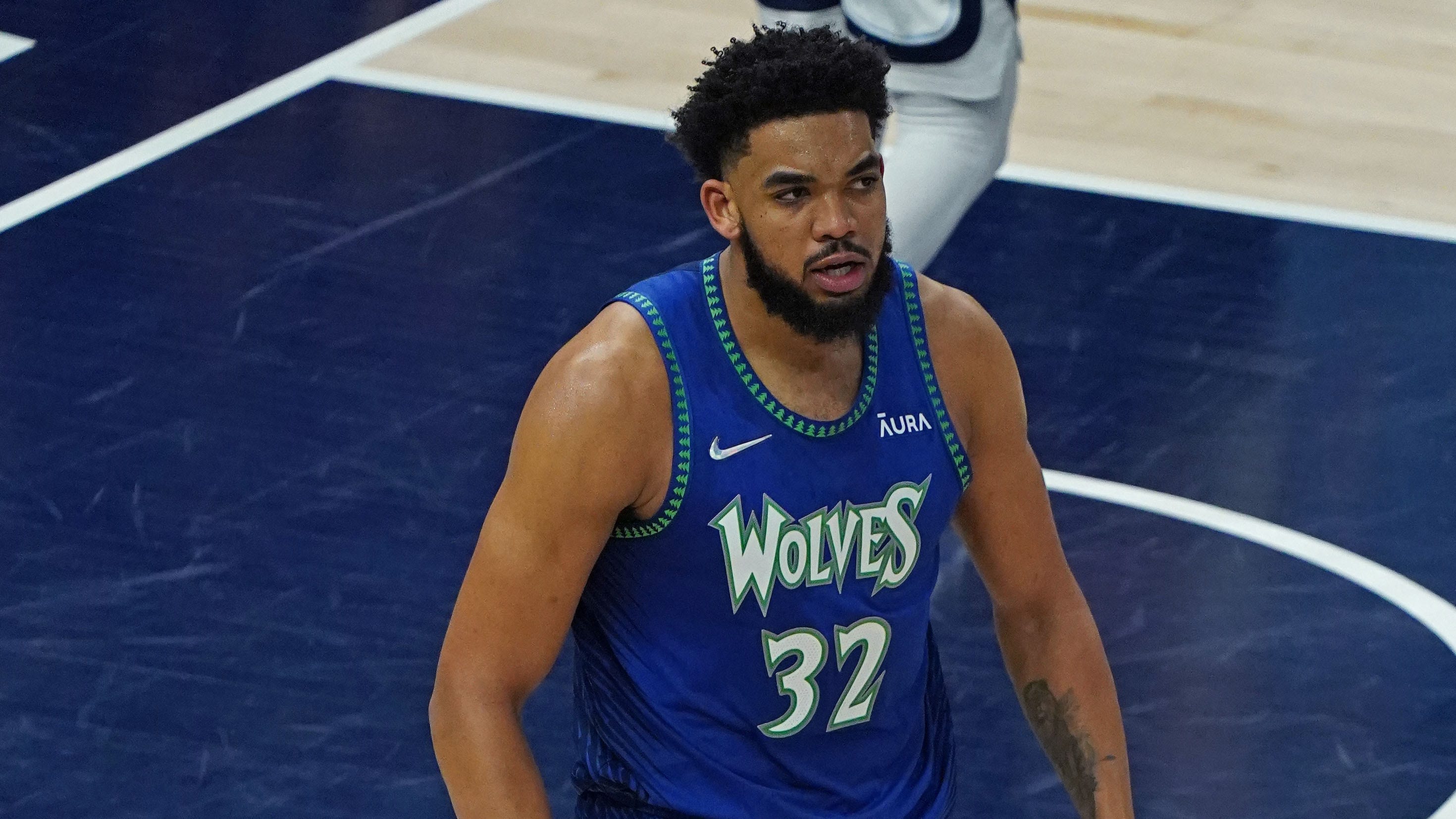 Timberwolves' KarlAnthony Towns says he is 'one of the best offensive