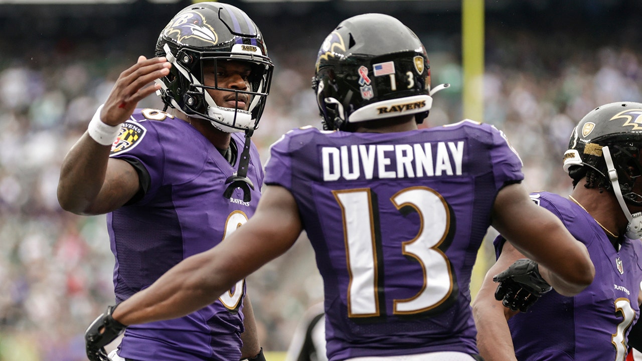 Lamar Jackson accounts for 3 TDs in Ravens victory over Jets