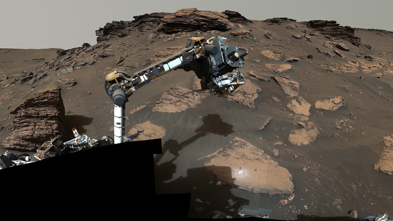 Mars Perseverance rover Jezero krāterī savāc ar organiskām vielām bagātus paraugus