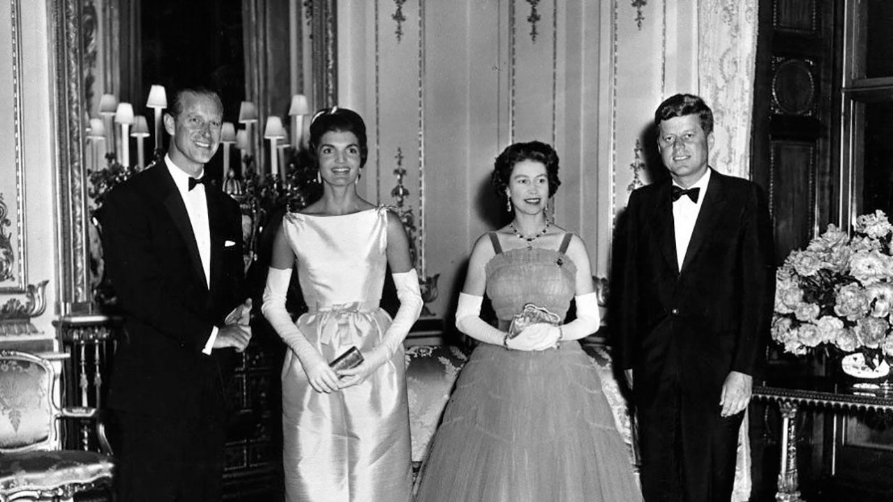 Queen Elizabeth’s coronation featured reporter who would soon become First Lady Jackie Kennedy