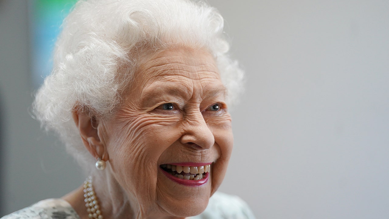 Queen Elizabeth II cancels a meeting after doctors advised her to rest following a busy day