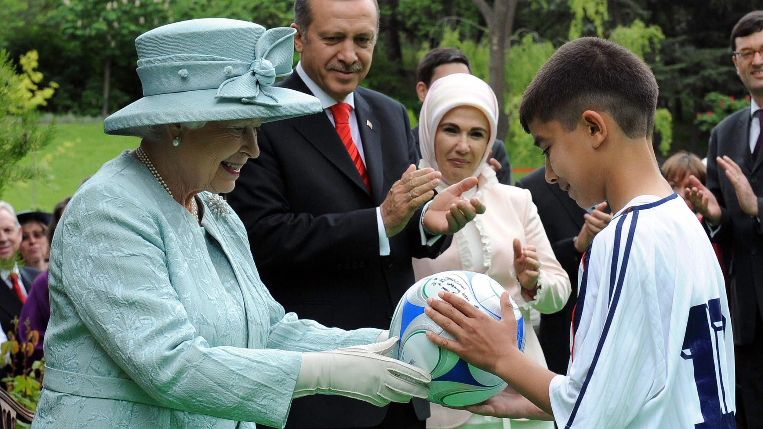 Premier League adia jogos por causa do funeral de Elizabeth II