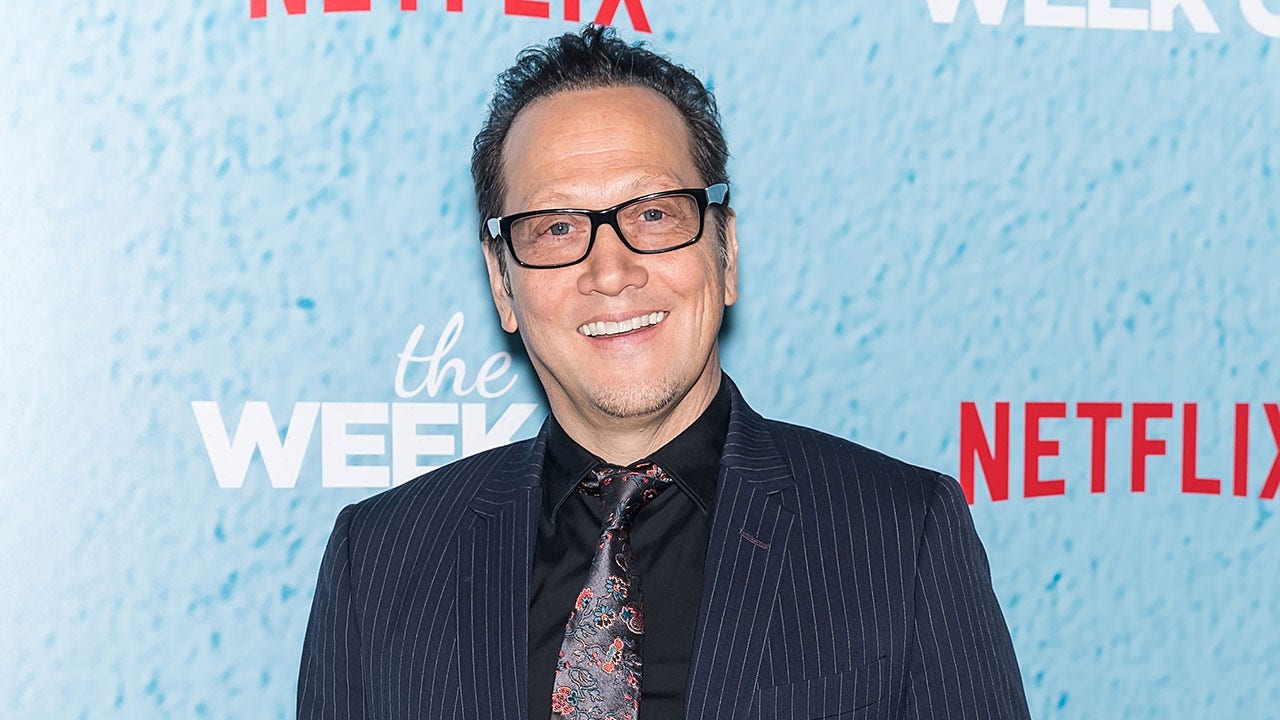 Rob Schneider surprises fans by working at chicken drive-through to promote his new film ‘Daddy Daughter Trip’