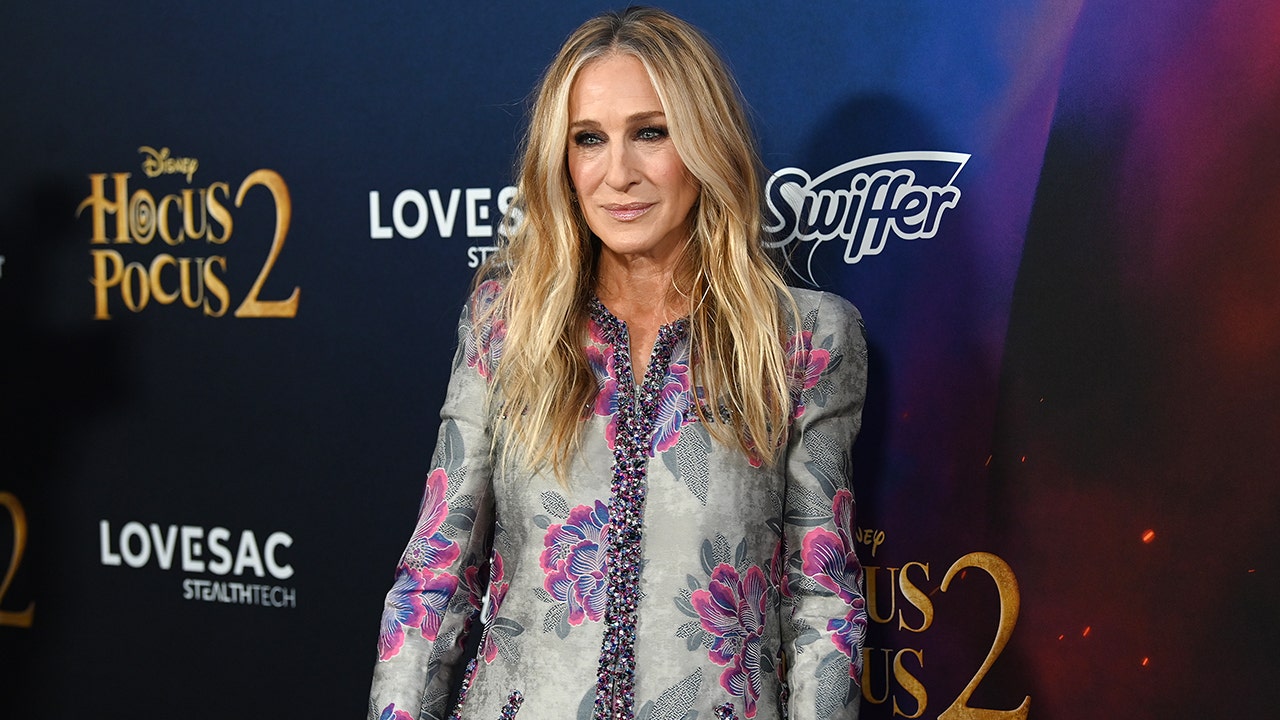 Sarah Jessica Parker announces death of stepfather after 'an unexpected and rapid illness'