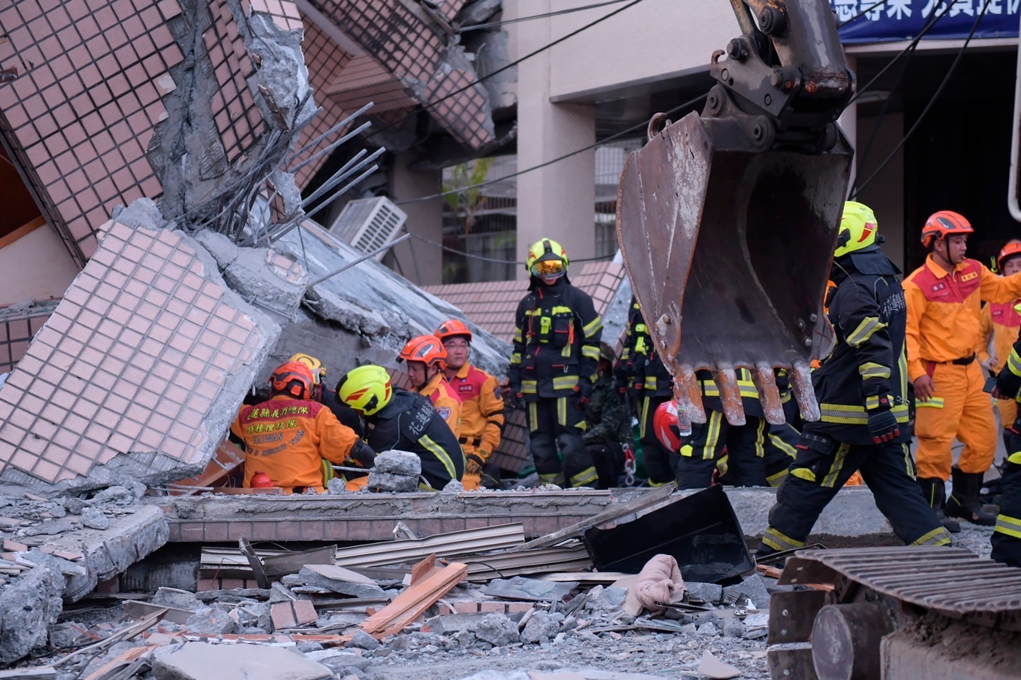 6.9 magnitude earthquake rocks Taiwan, triggers Tsunami alarm in Japan
