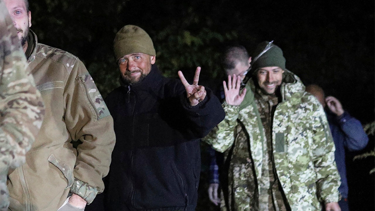 Ukraine Receives Hundreds Of Pows From Russia In Prisoner Swap For Top Putin Ally Fox News 4789