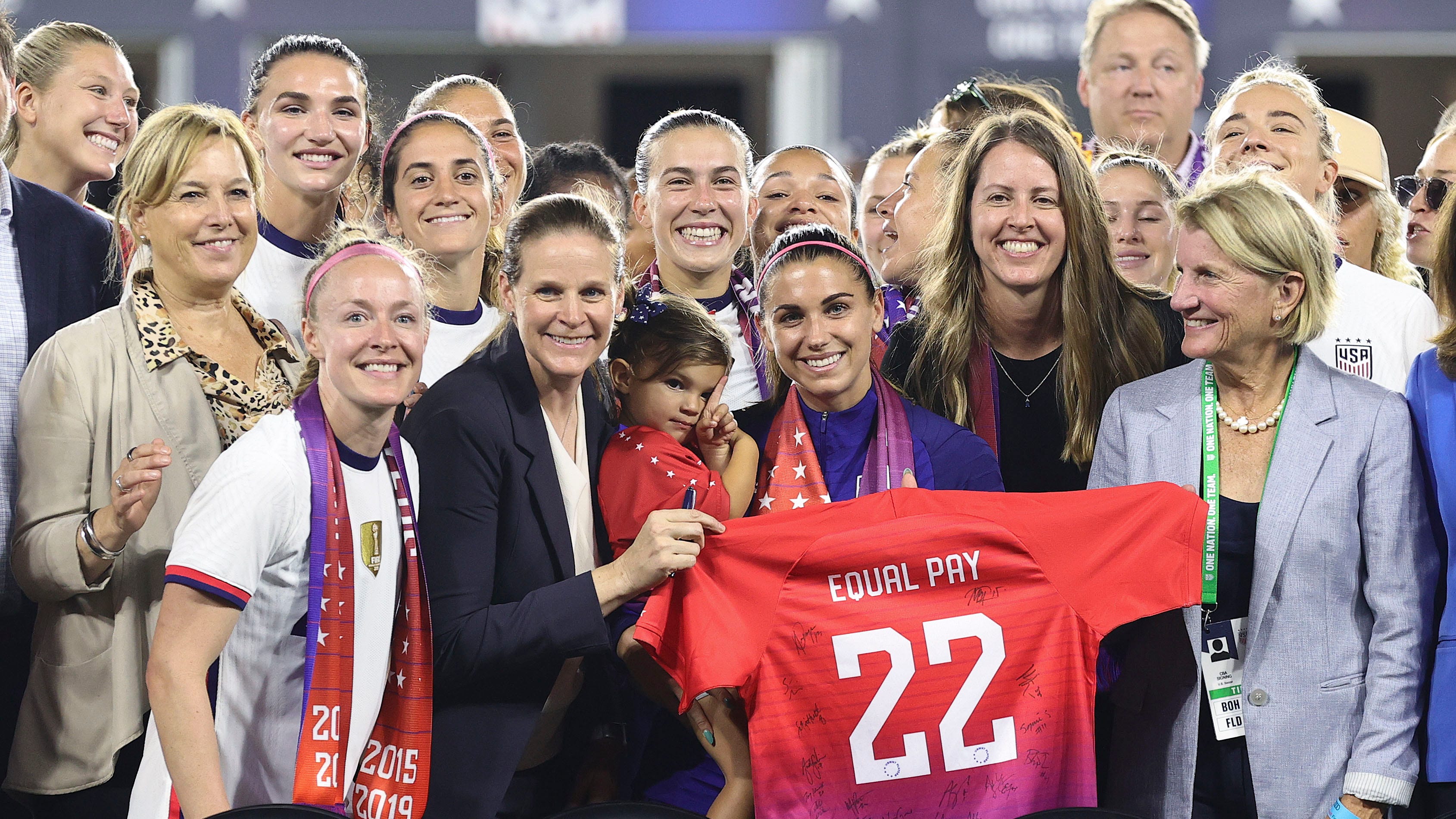 U S National Soccer Signs Historic Equal Pay Agreement In Washington 
