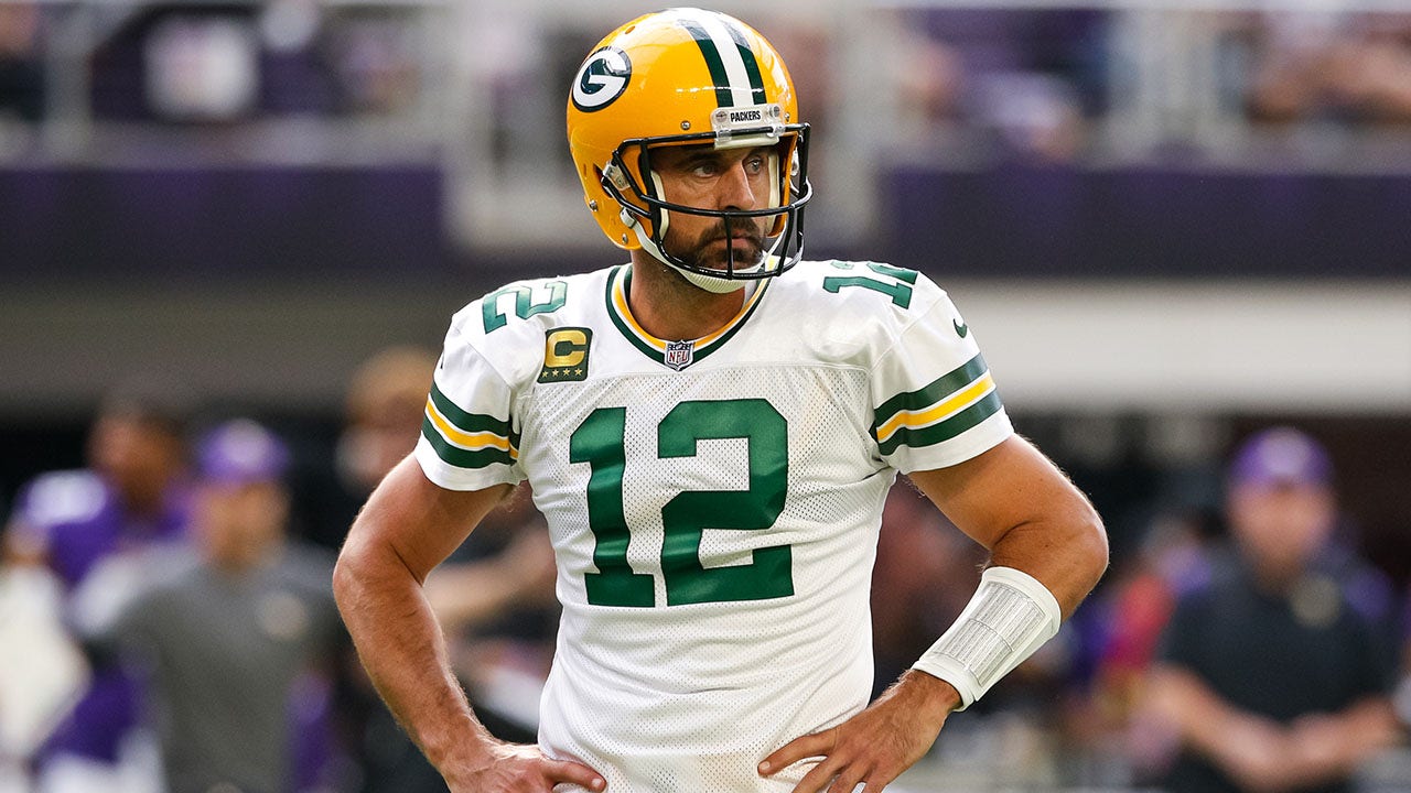 Super Bowl champion coach jabs Aaron Rodgers for bad attitude after loss to Vikings: 'It drives me crazy'