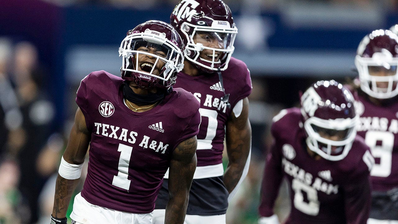 La récupération de l’échappé du n ° 23 Texas A&M remise pour un touché propulse Aggies sur le n ° 10 de l’Arkansas