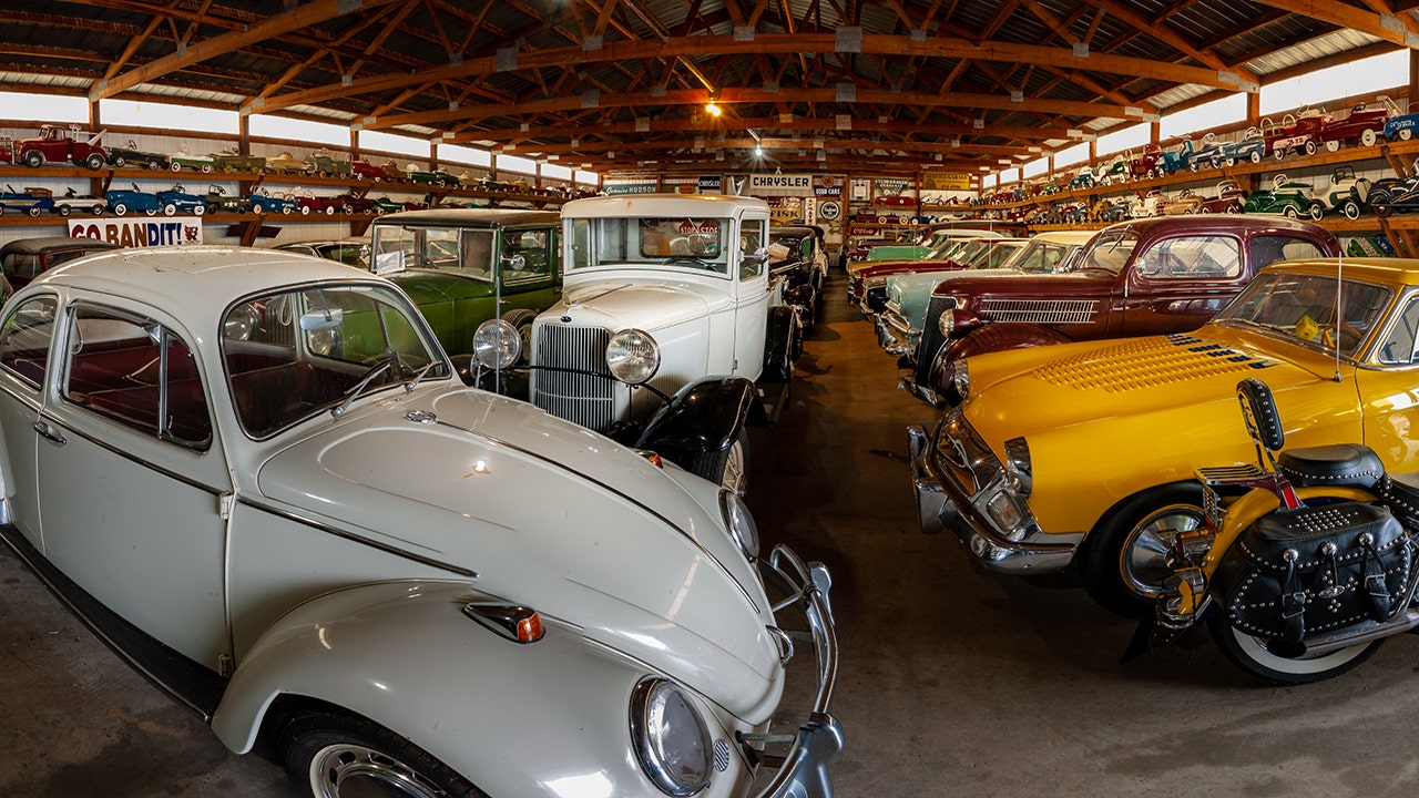 Wisconsin classic car museum and toy museum will auction its entire collection following the death of its owner