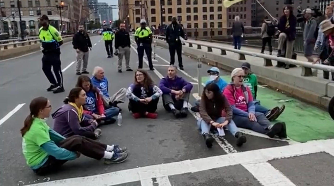 5 arrested as Boston climate protesters block traffic, organizers say 'We're sorry'