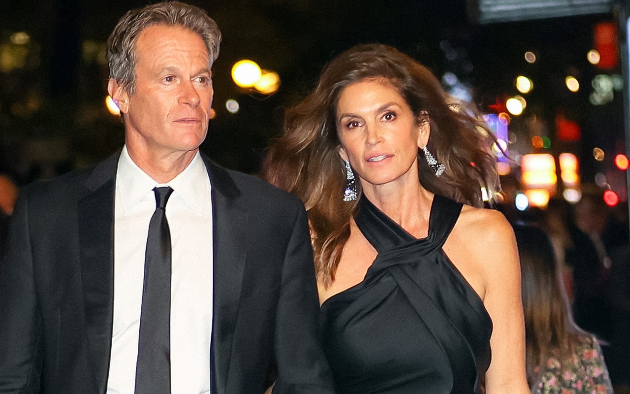 Cindy Crawford stuns as she and Rande Gerber attend The Clooney  Foundation's award night in New York City | Fox News