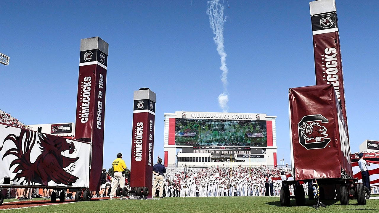 Titans center interrupts College GameDay, yells for Georgia football