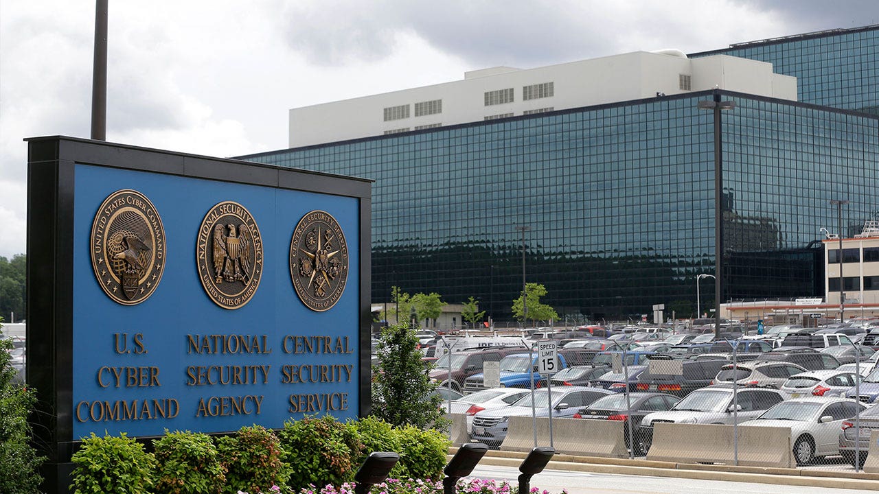 Ex-NSA worker accused of selling US secrets to Russia to remain detained