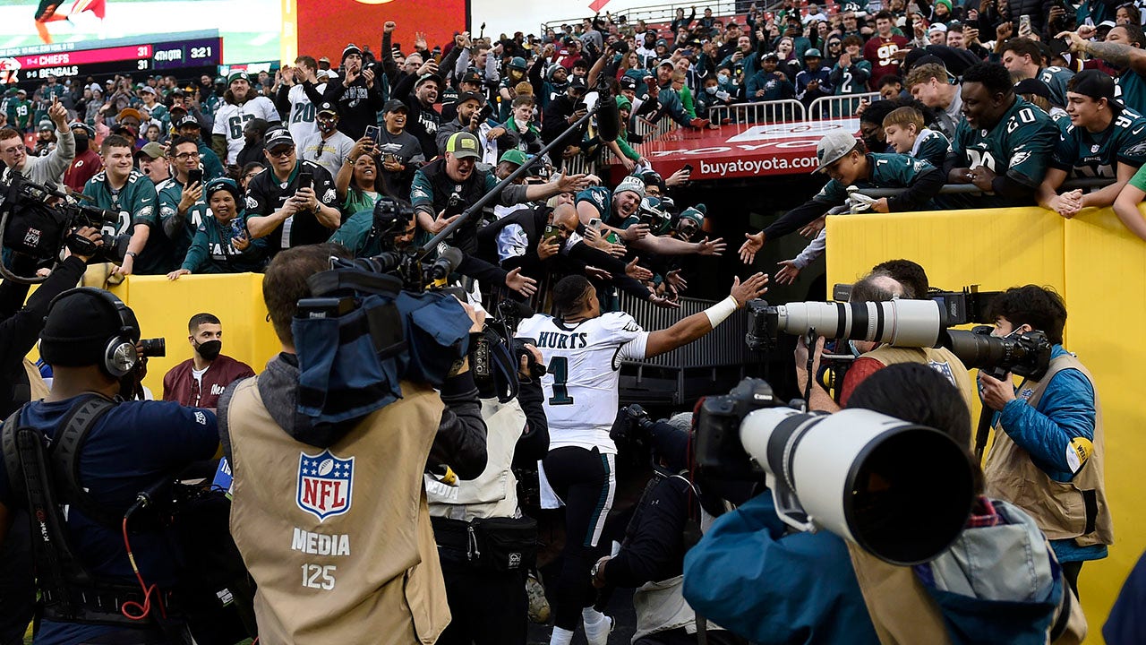 Jalen Hurts avoids injury after railing full of Eagles fans collapsed