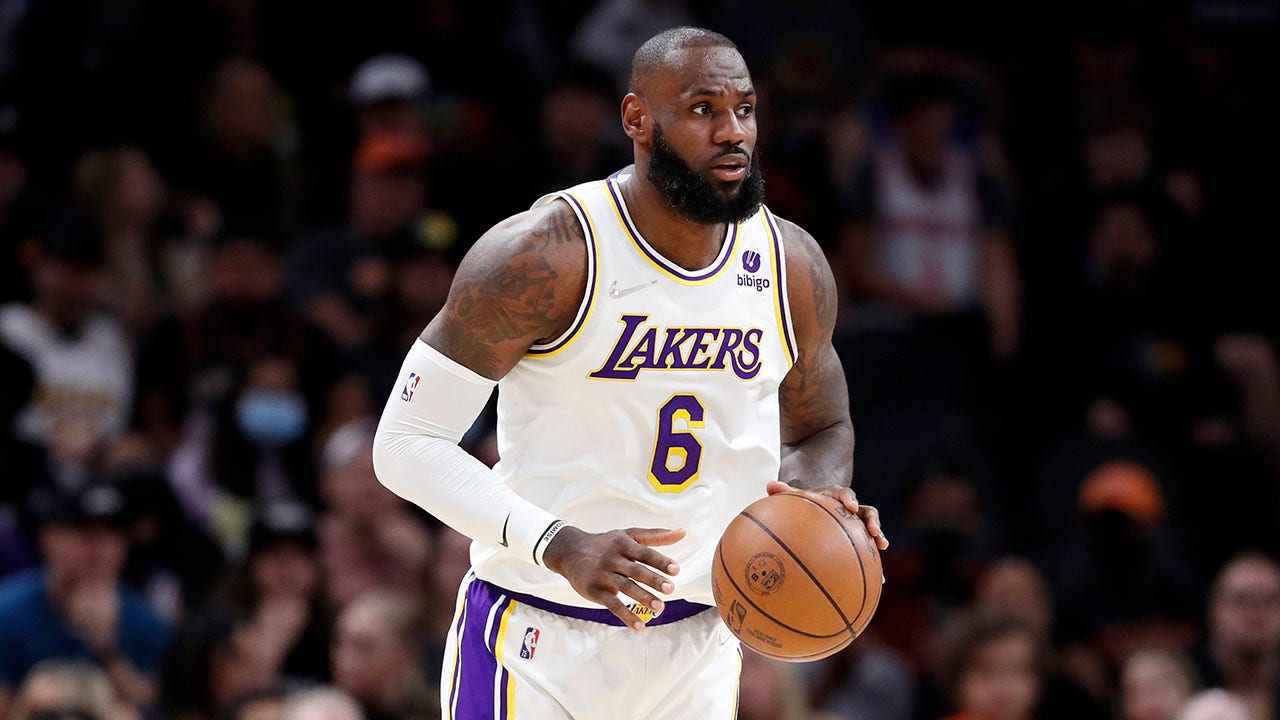 Report: Source Close to LeBron James Says His Competitiveness Can Be  Oppressive, Overwhelming and Anti-Social - Lakers Daily