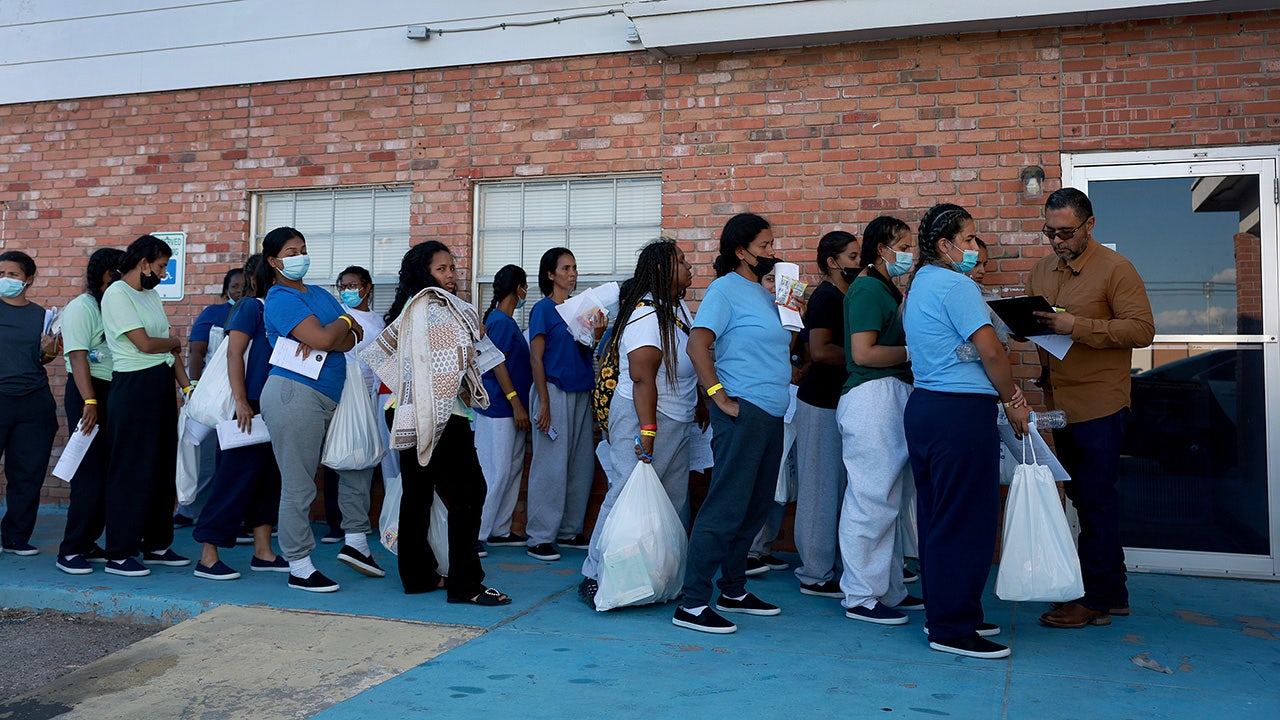 El Paso shelters pushed to brink by migrant crisis: 'There's a storm ...