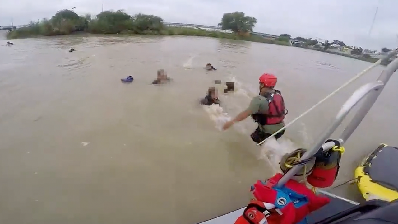 Video captures Border Patrol rescuing five migrants struggling to cross Rio Grande