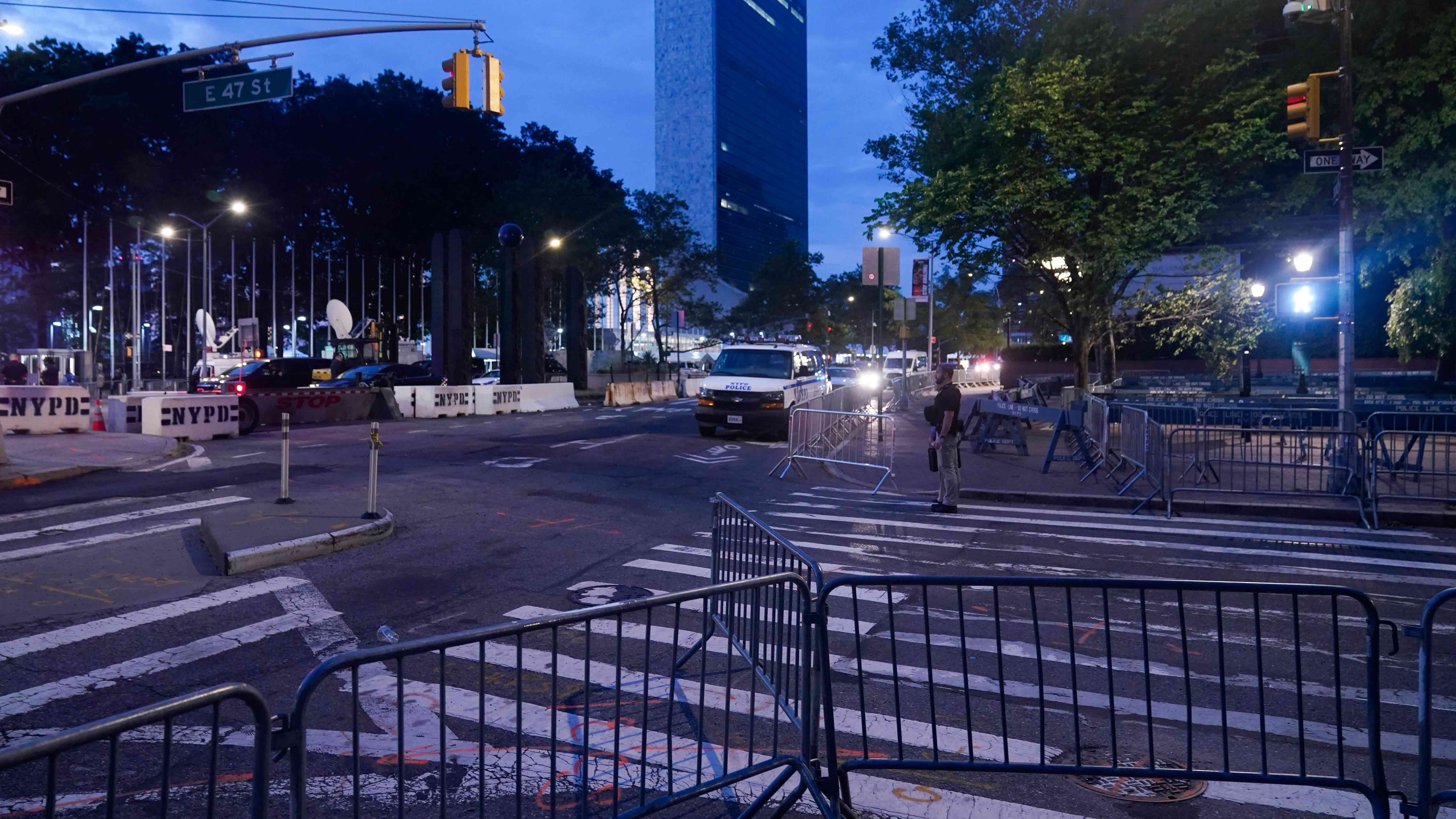 NY surrounds UN headquarters with barricades ahead of UN General Assembly meeting