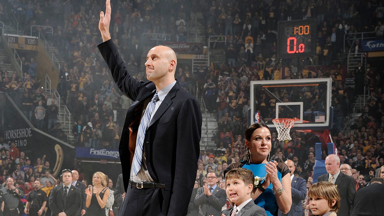 Zydrunas Ilgauskas  Cleveland cavaliers players, New york knicks