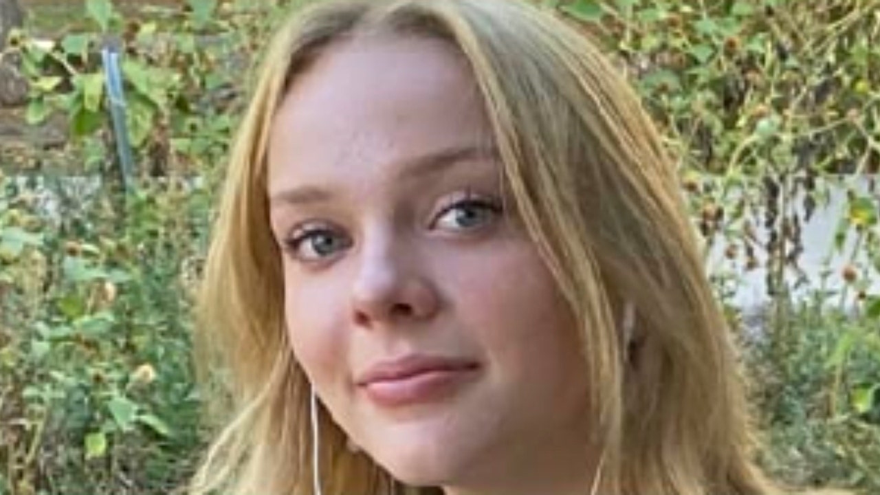 Missing Colorado teen Chloe Campbell could be with adult man: police