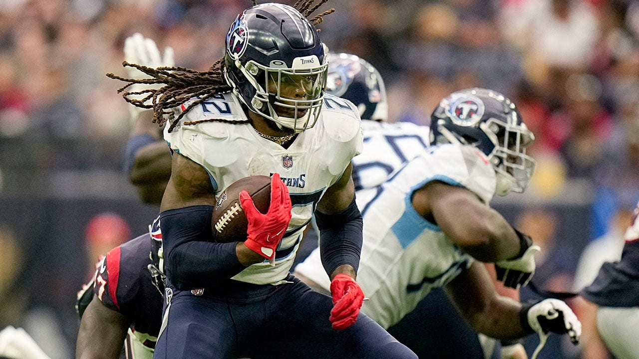 Tennessee Titans RB Derrick Henry Claims High Ground in Rushing