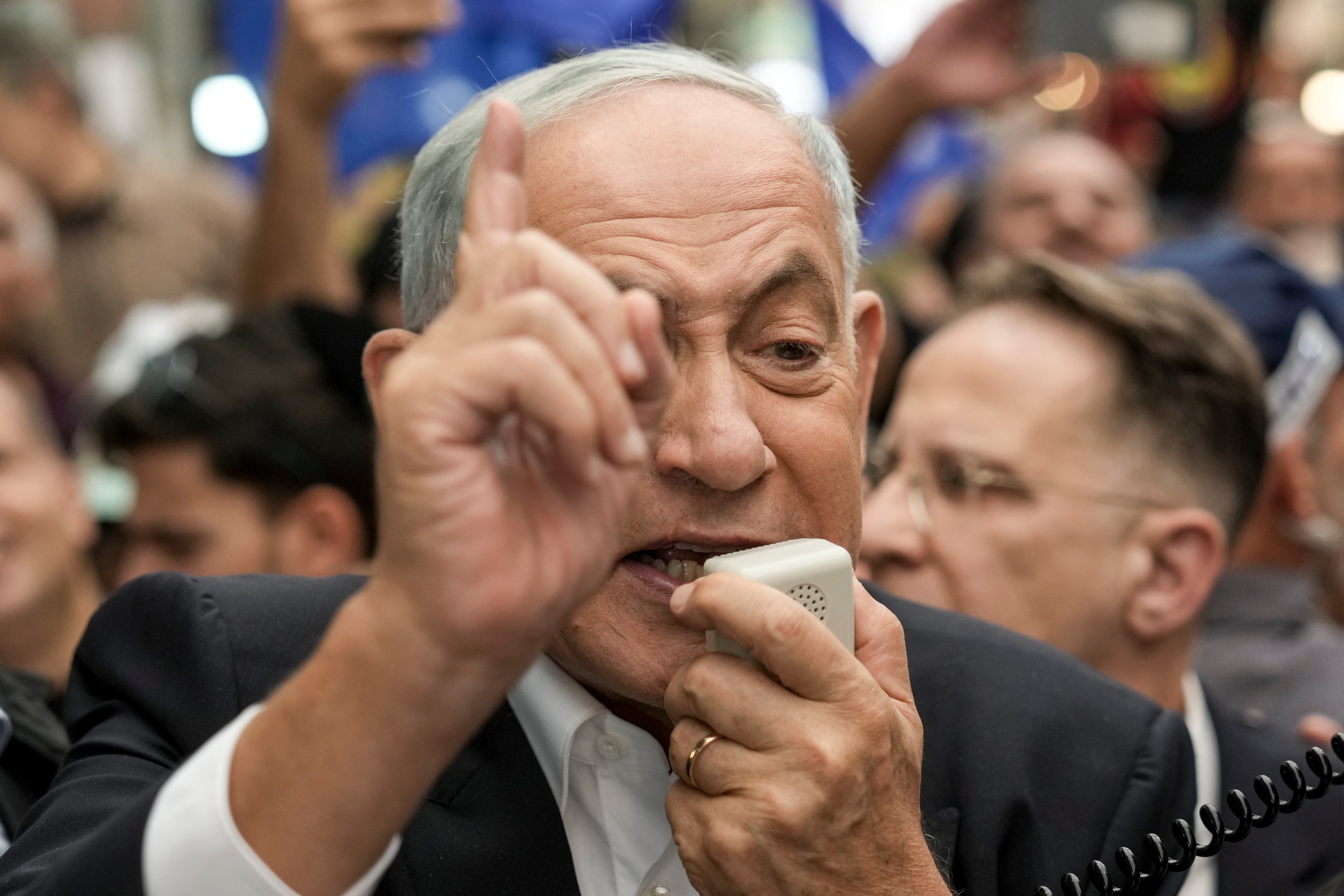 Netanyahu plots return as Israelis vote for new government
