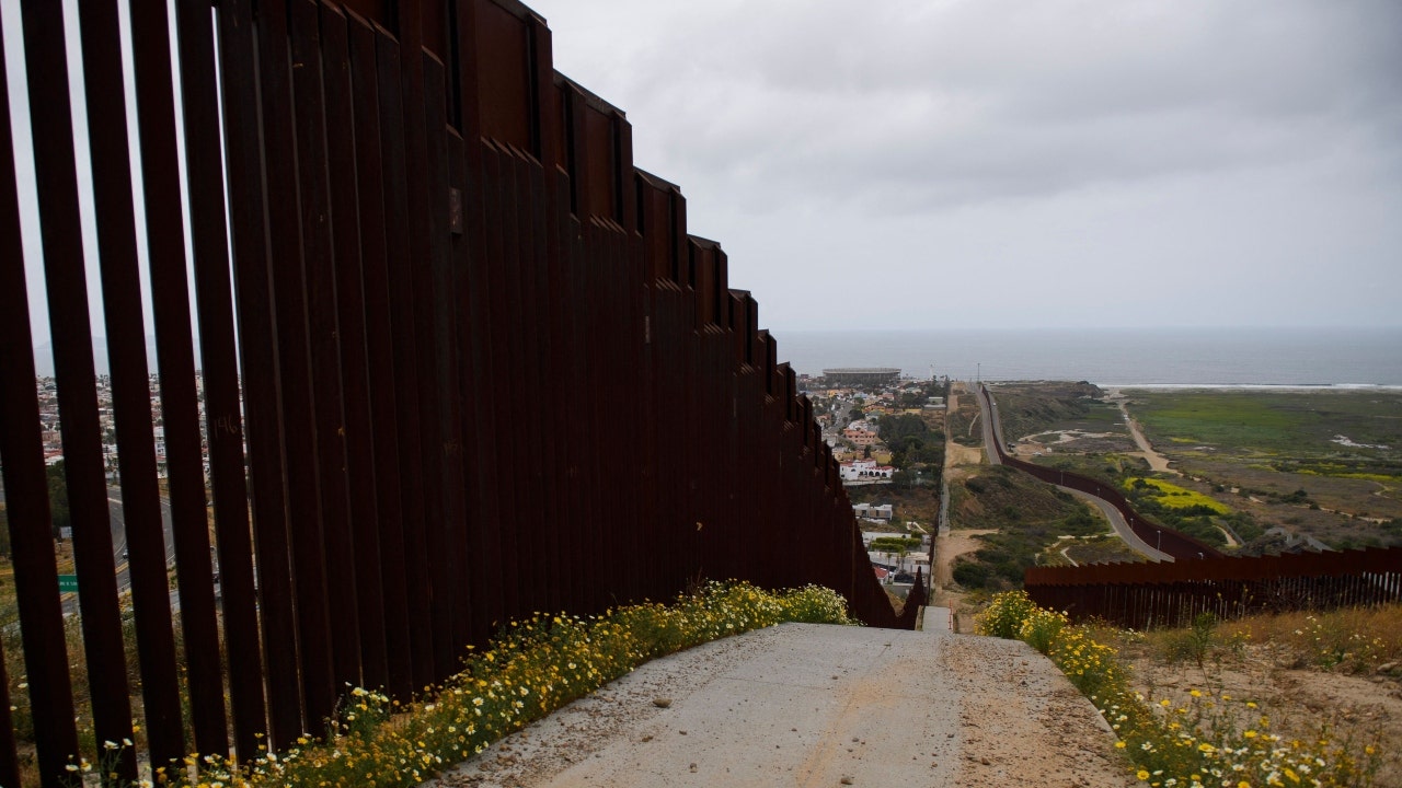 California border county supervisor concerned about migrant influx: 'Our system is strained'