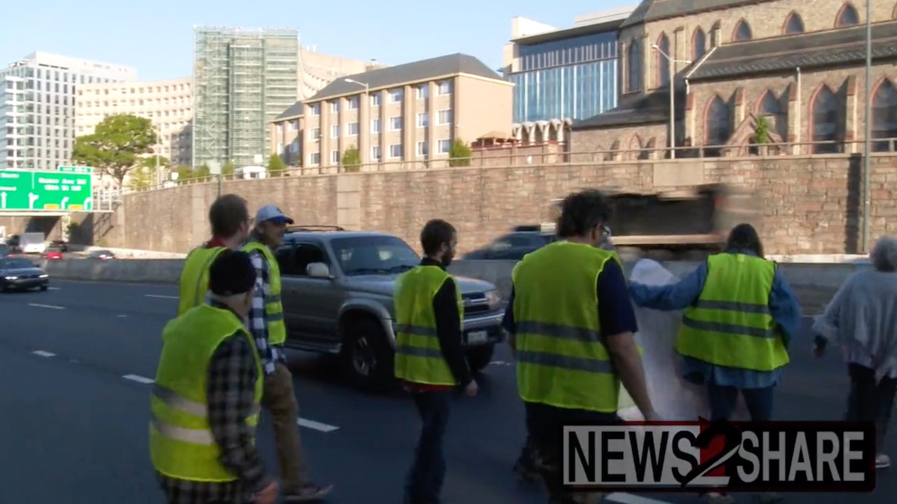 Move Before I Pull My Gun Out Dc Drivers Irate After Climate Protesters Block Rush Hour 