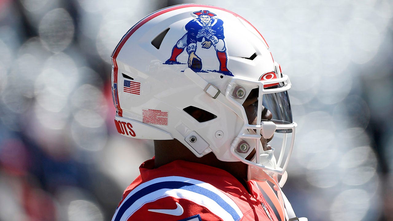Patriots to don red jerseys, 'Pat Patriot' helmets this Sunday