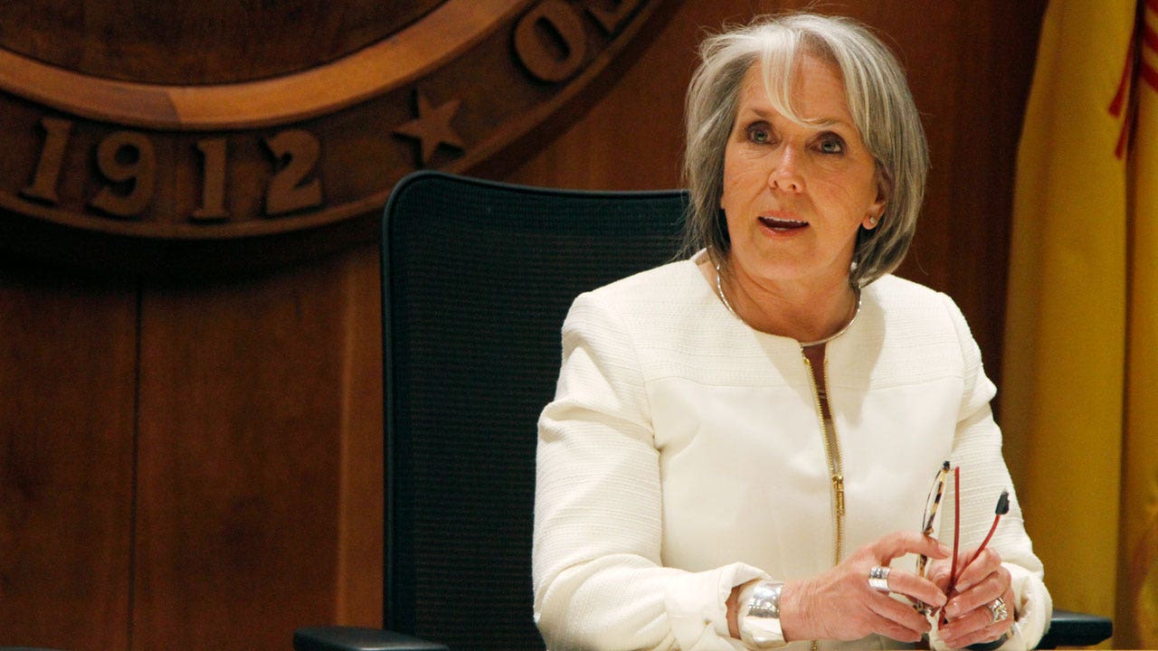 New Mexico governor receives campaign endorsement by Obama