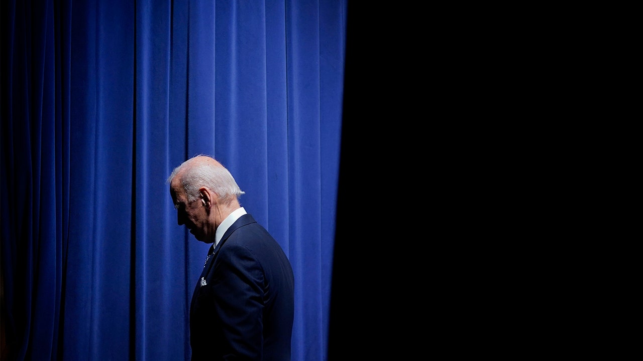 Republicans surge on generic ballot as 43% of voters want to tell Biden to change direction: poll