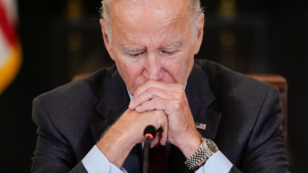 Biden Approval Remains Underwater As 69 Say Us Heading In Wrong Direction Poll Fox News