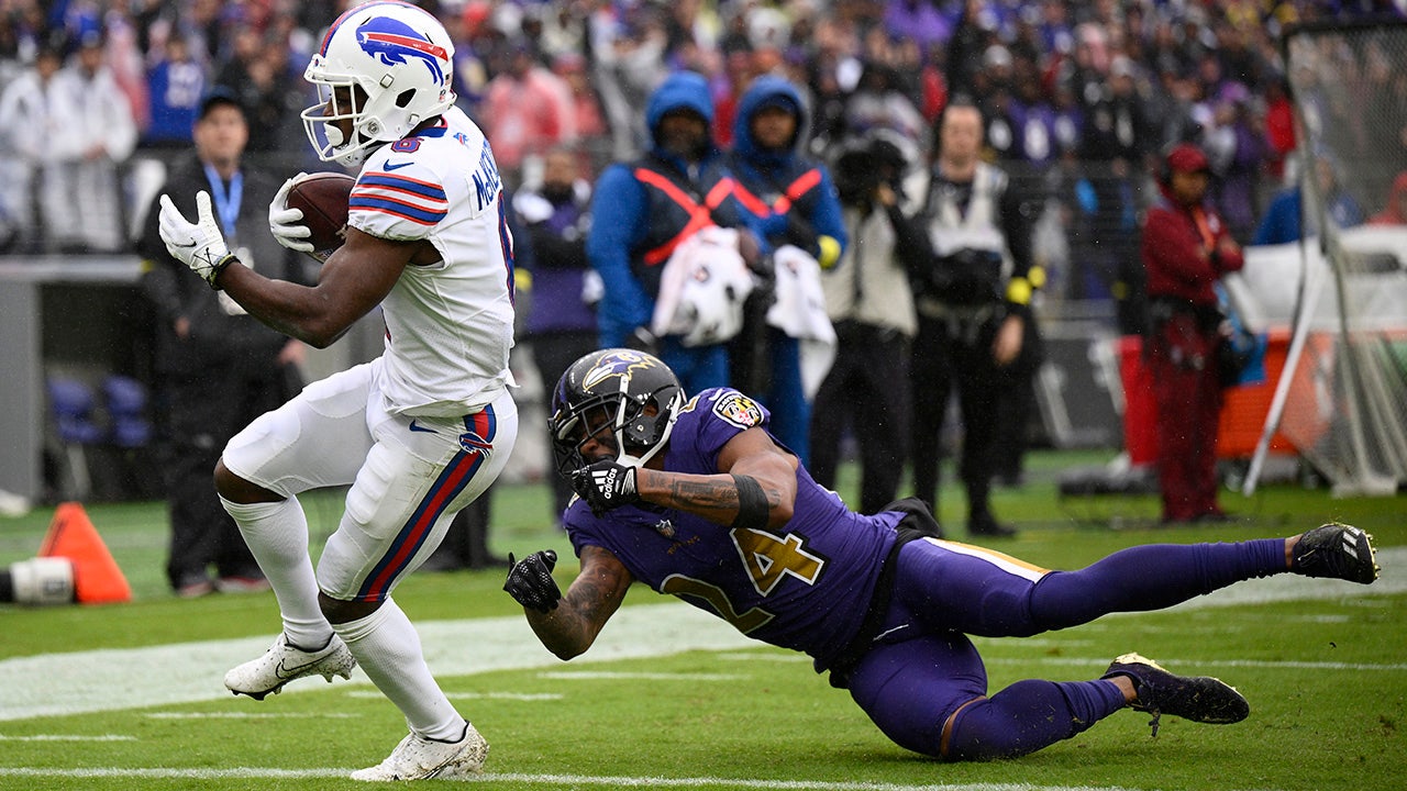 Baltimore Ravens cornerback Marcus Peters (24) reacts during an