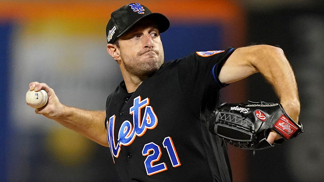 Max Scherzer says the Mets told him 2024 would be a transition