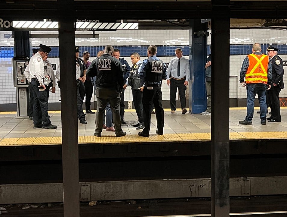 New York man dies after falling onto subway tracks during fight: police