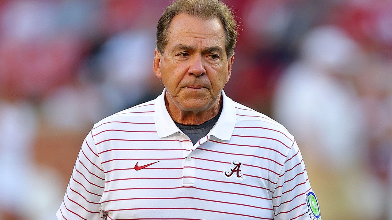 Alabama's Nick Saban appears to take subtle swipe at basketball coach after  suspending player | Fox News