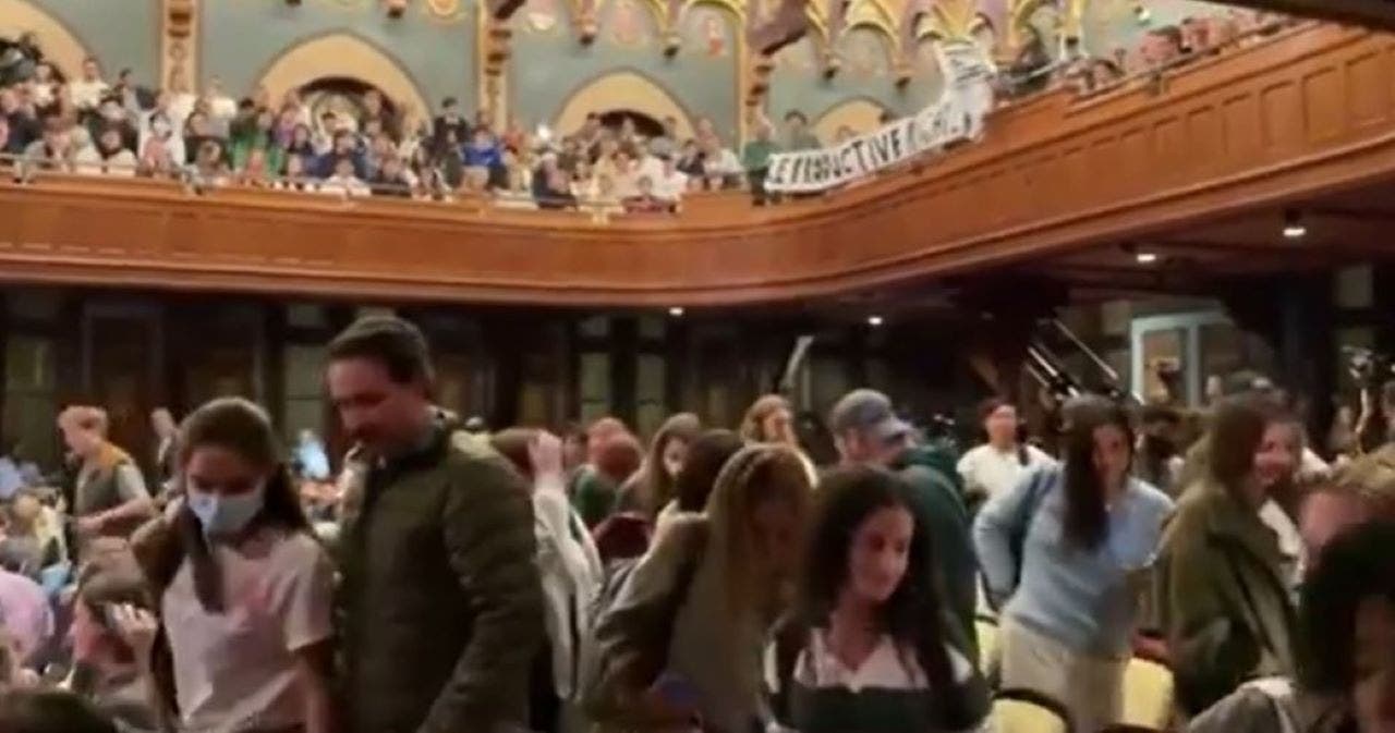 Georgetown students walk out during Pence speech, chant 'hate has no home here!"