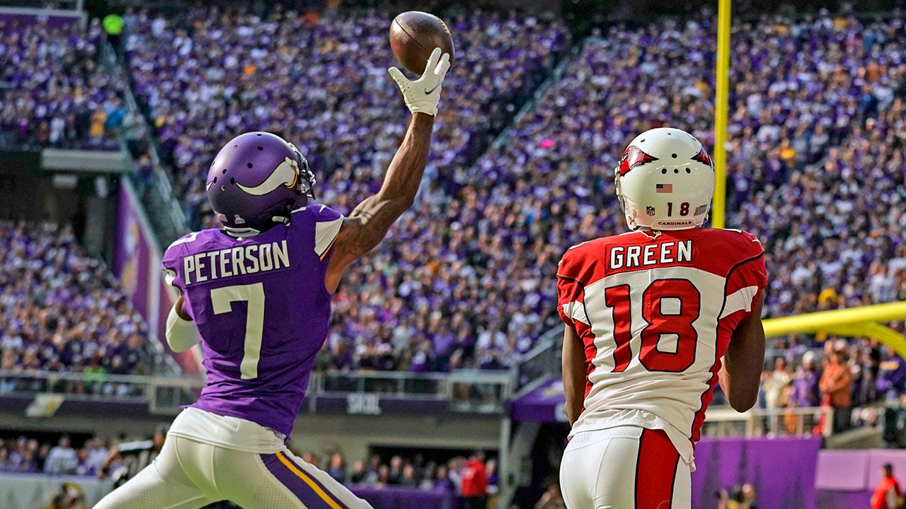 Minnesota Vikings cornerback Patrick Peterson (7) in action during the  second half of an NFL football game against the Arizona Cardinals, Sunday,  Oct. 30, 2022 in Minneapolis. (AP Photo/Stacy Bengs Stock Photo - Alamy