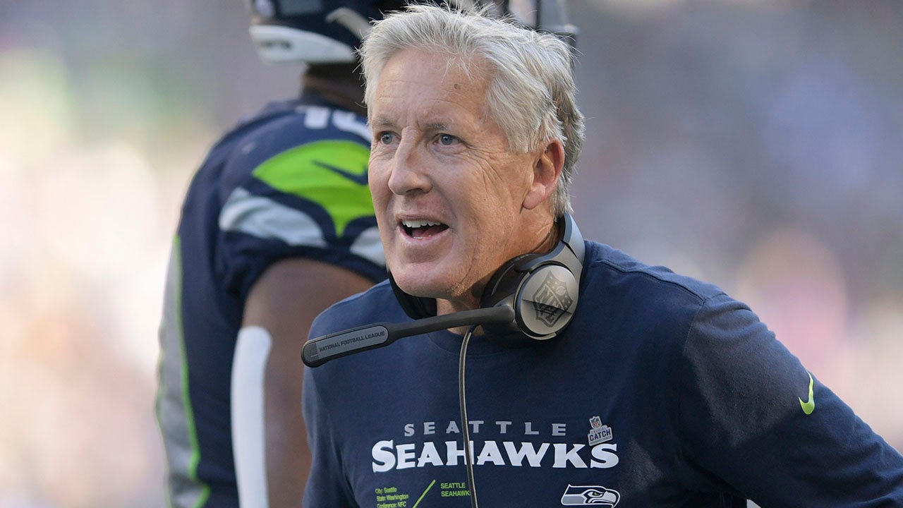 Pre-Snap Reads 10/5: Pete Carroll thrilled with Seahawks offensive line -  Field Gulls