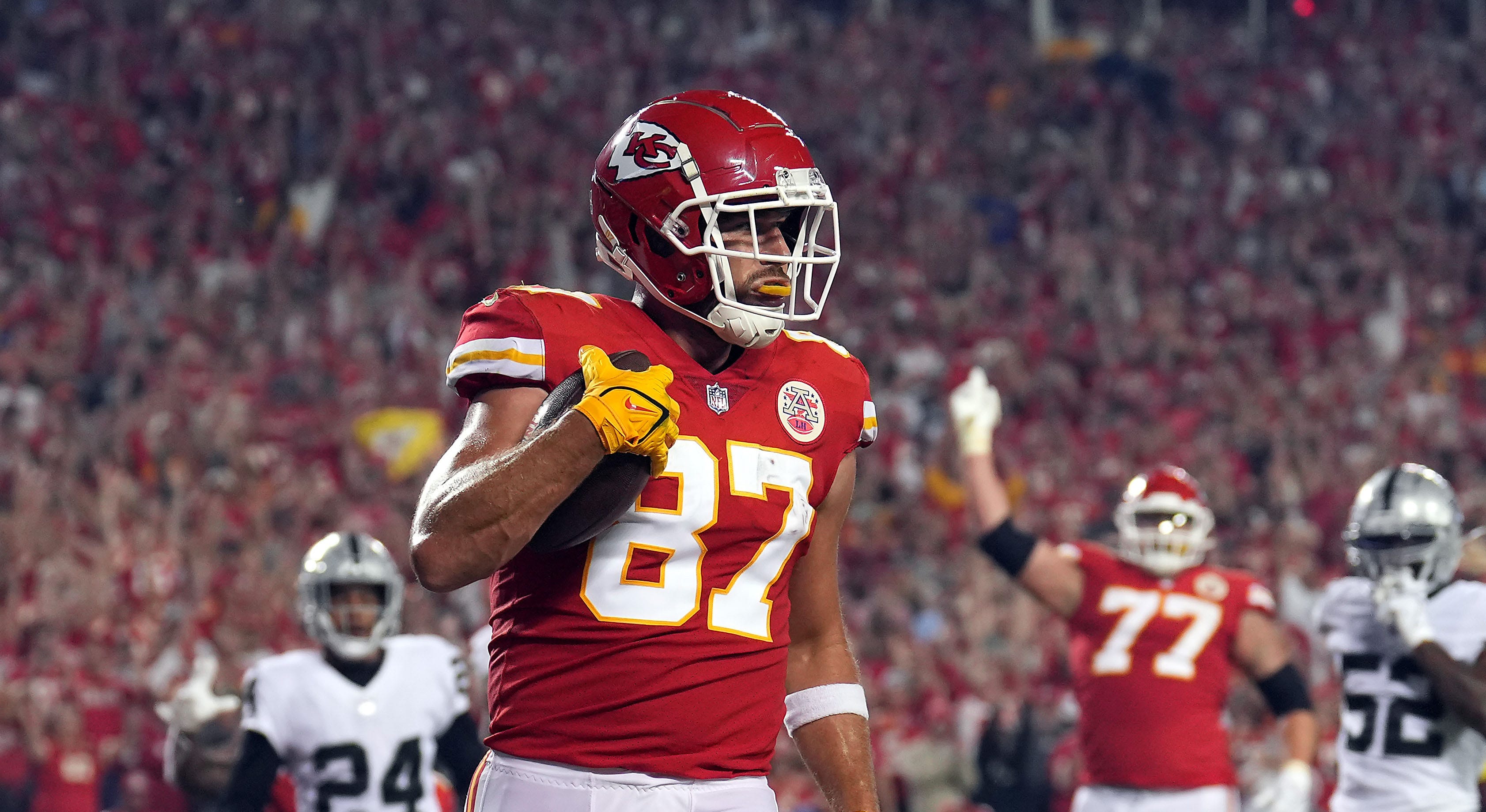 Travis Kelce has his first-ever four-touchdown game for Kansas City