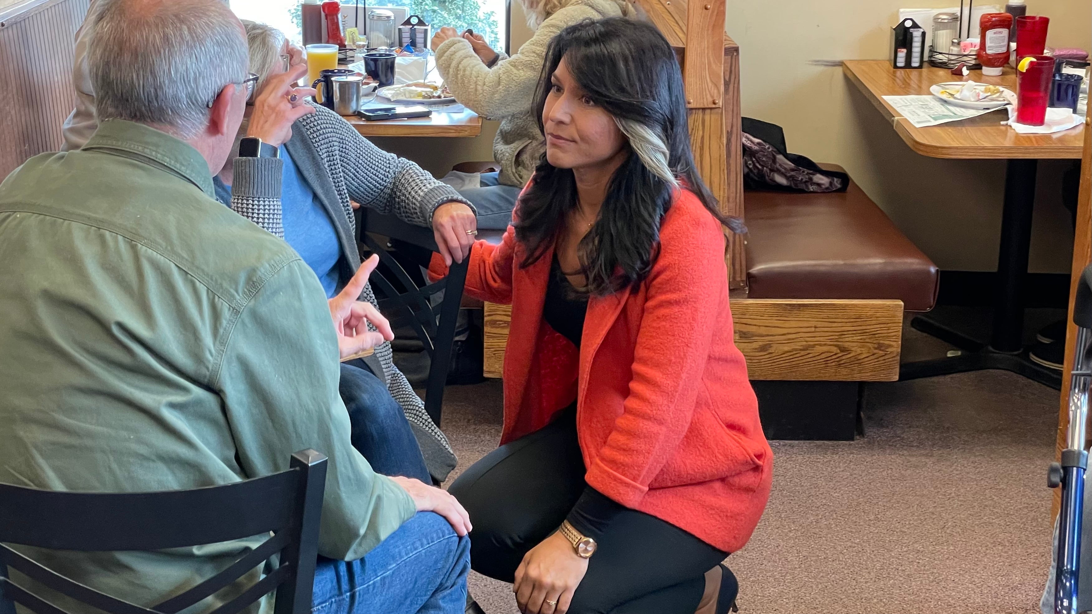 Tulsi Gabbard: Campaigning with Republican not a move towards joining GOP, says 'I'm an independent'