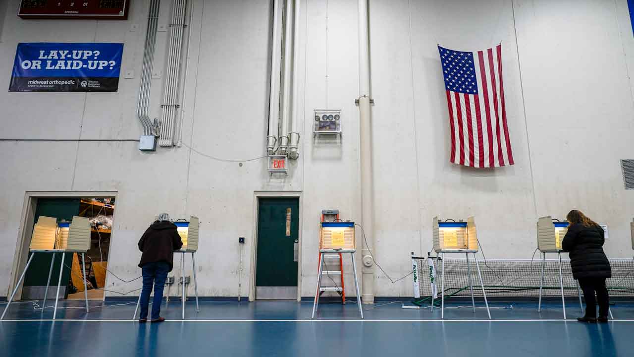 In-person early voting begins in Wisconsin amid lawsuit