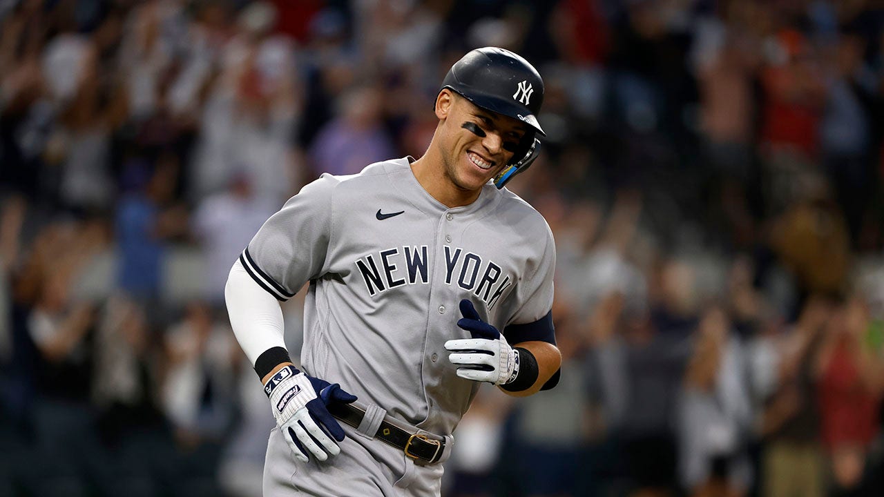 Aaron Judge joins exclusive Yankees company with 35th home run