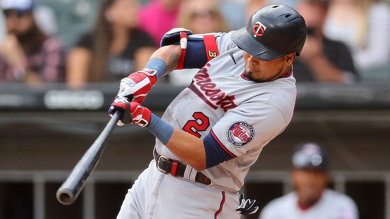 Defending batting champion Luis Arraez hits for Marlins' first cycle in  franchise history