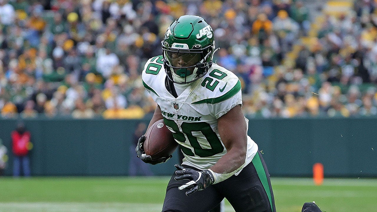 A Look at Jets Draft Pick Michael Carter RB - Gang Green Nation