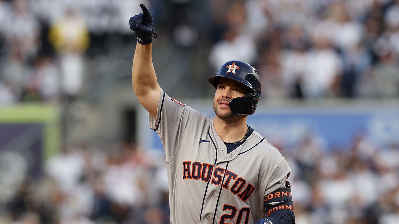 Astros sweep Yankees to advance to World Series - CBS News
